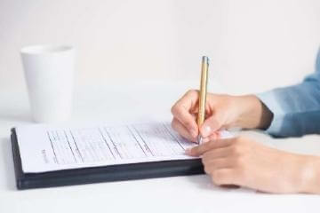 Un extranjero si puede comprar casa en Colombia y firmar la escritura