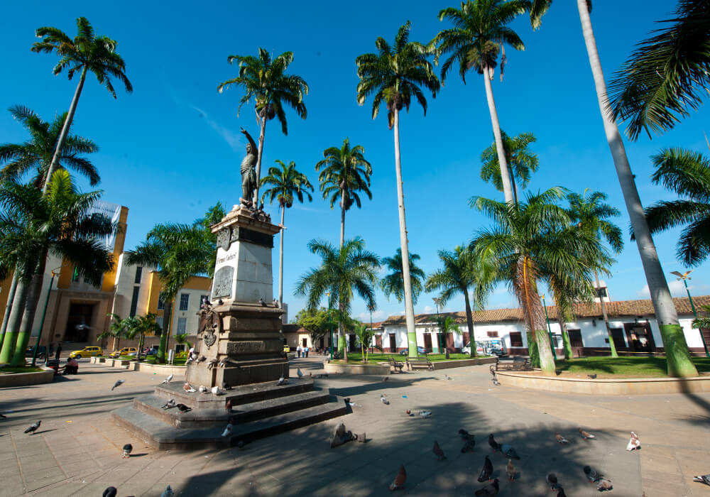 El Parque García Rovira uno de los simbolos de la "ciudad bonita" de Colombia